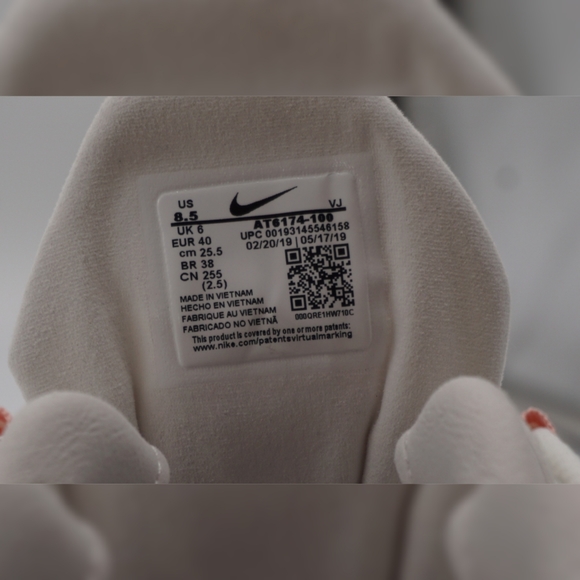 SOLD!!! Women's Nike Air Max 270 React - Picture 9 of 9